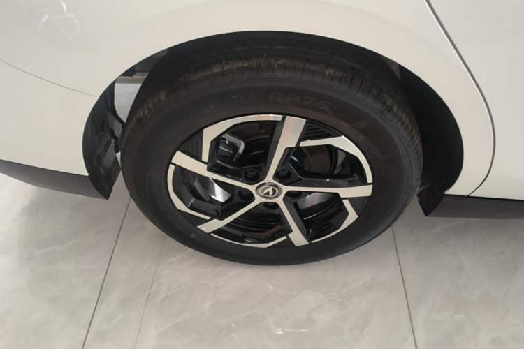 Used CHANGAN Eado 2026 Model, Fourth Generation, 1.5T 500Bar Dynamic Enjoyment Edition Right Rear Wheel Hub