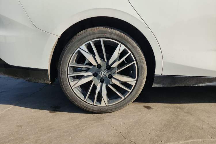 Used CHANGAN Eado 2026 Model, Fourth Generation, 1.5T 500Bar Smart Enjoyment Edition Right Rear Wheel Hub