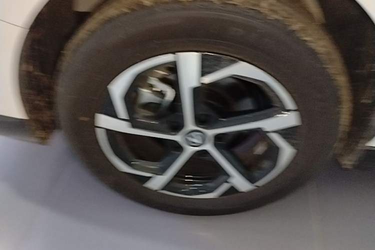 Used CHANGAN Eado 2026 Model, Fourth Generation, 1.5T 500Bar Dynamic Enjoyment Edition Right Rear Wheel Hub
