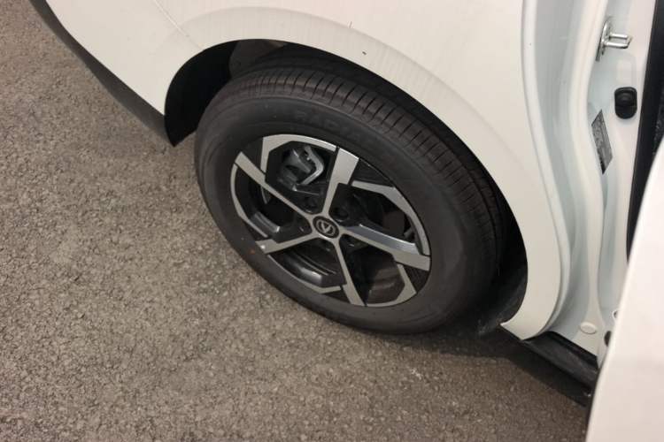 Used CHANGAN Eado 2026 Model, Fourth Generation, 1.5T 500Bar Dynamic Enjoyment Edition Right Rear Wheel Hub