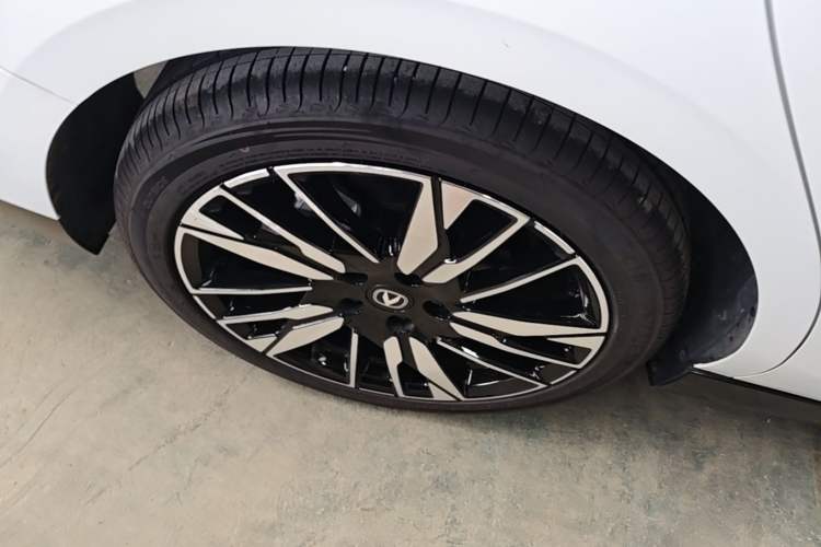 Used CHANGAN Eado 2026 Model, Fourth Generation, 1.5T 500Bar Smart Enjoyment Edition Right Rear Wheel Hub