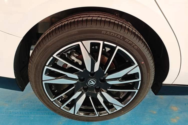 Used CHANGAN Eado 2026 Model, Fourth Generation, 1.5T 500Bar Smart Enjoyment Edition Right Rear Wheel Hub