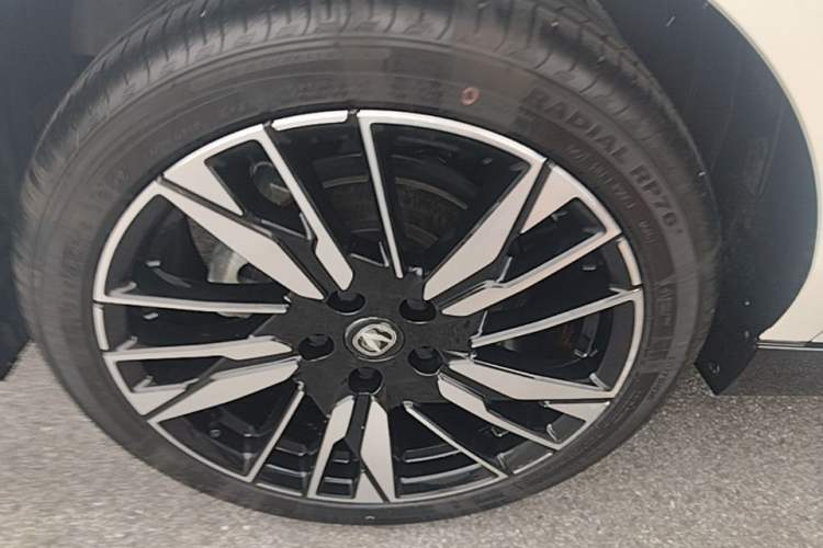 Used CHANGAN Eado 2026 Model, Fourth Generation, 1.5T 500Bar Smart Enjoyment Edition Right Rear Wheel Hub
