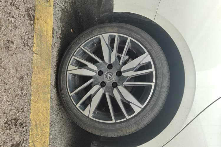 Used CHANGAN Eado 2026 Model, Fourth Generation, 1.5T 500Bar Smart Enjoyment Edition Right Rear Wheel Hub