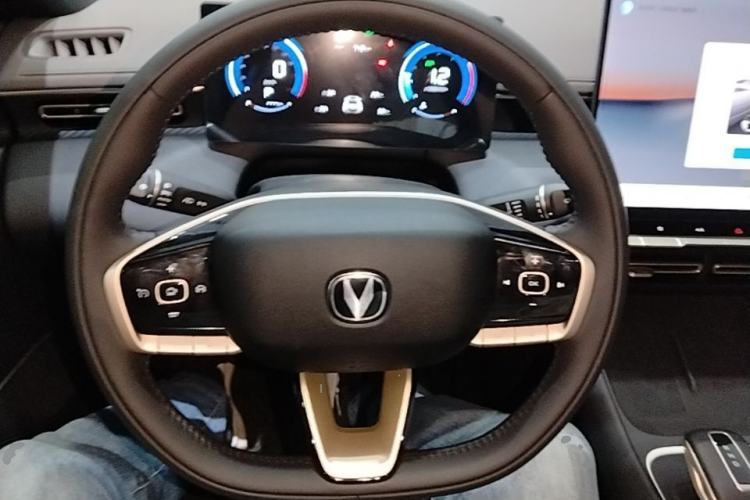 Used CHANGAN Eado 2026 Model, Fourth Generation, 1.5T 500Bar Dynamic Enjoyment Edition Steering Wheel