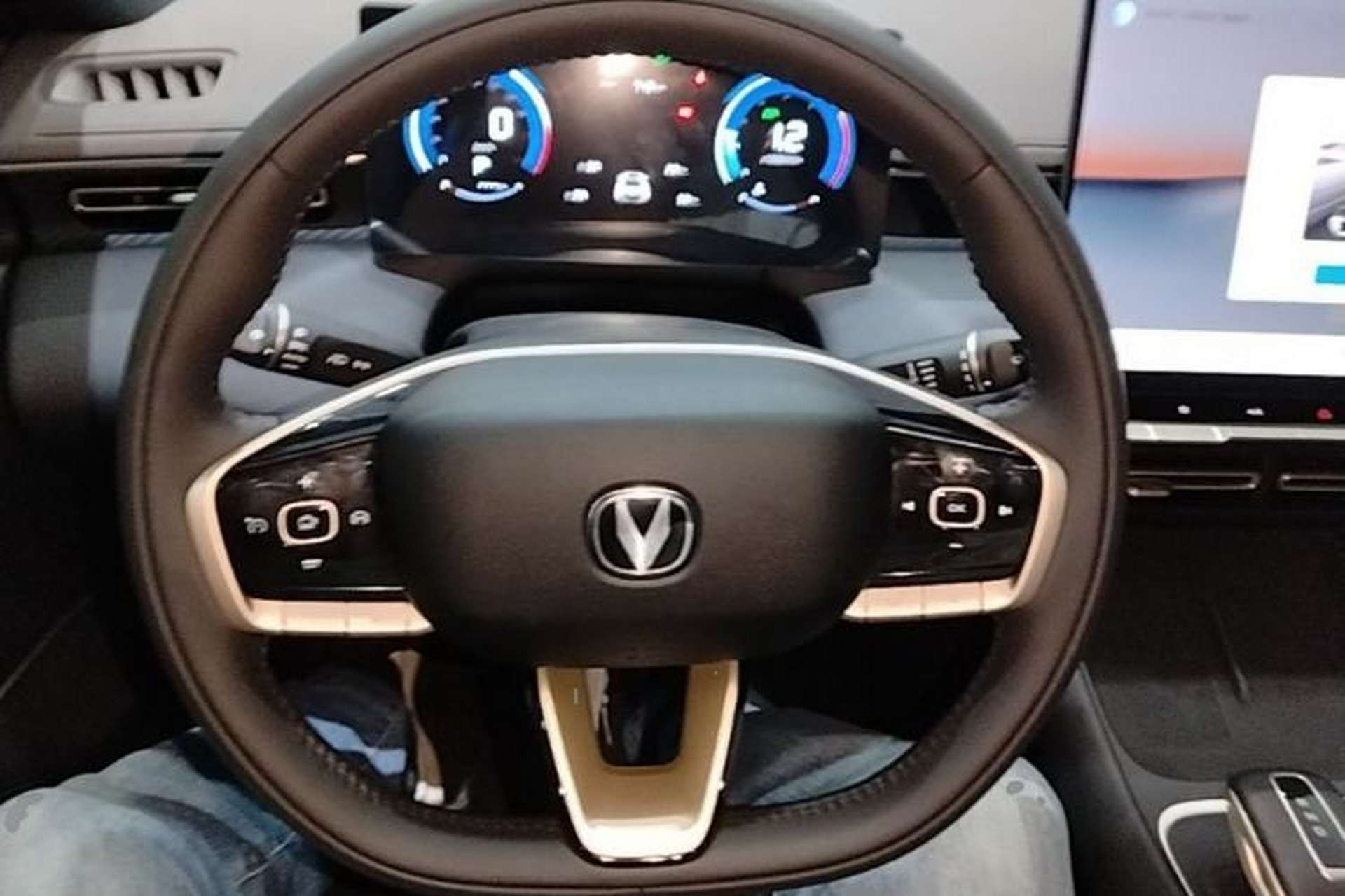 Used CHANGAN Eado 2026 Model, Fourth Generation, 1.5T 500Bar Dynamic Enjoyment Edition Steering Wheel