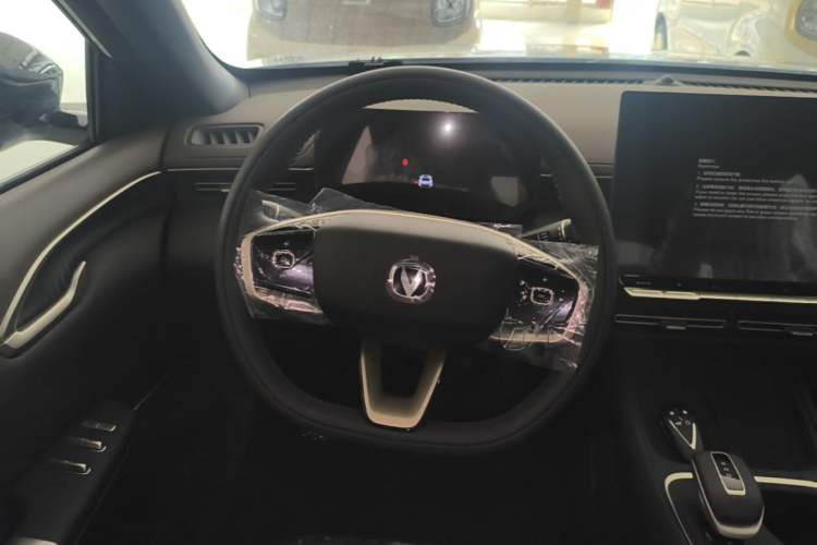 Used CHANGAN Eado 2026 Model, Fourth Generation, 1.5T 500Bar Dynamic Enjoyment Edition Steering Wheel