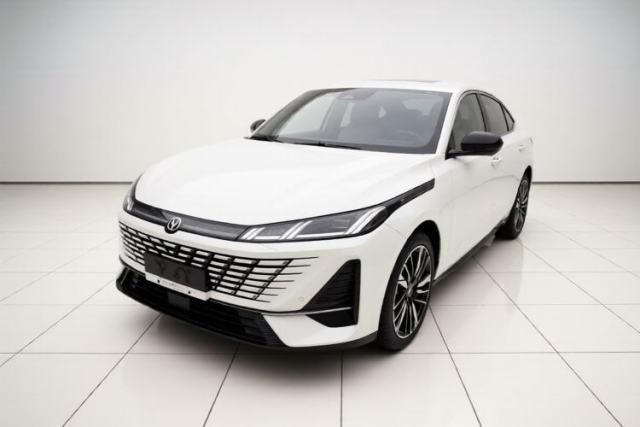 CHANGAN Eado 2026 Model, Fourth Generation, 1.5T 500Bar Smart Enjoyment Edition d’occasion