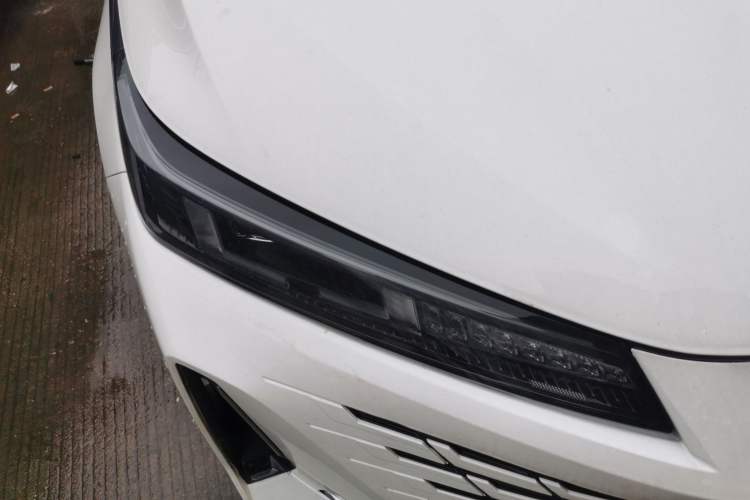 Used CHANGAN Eado DD 2023 Blue Whale NE 1.5T GDI DCT Flagship Model Right Front Headlight