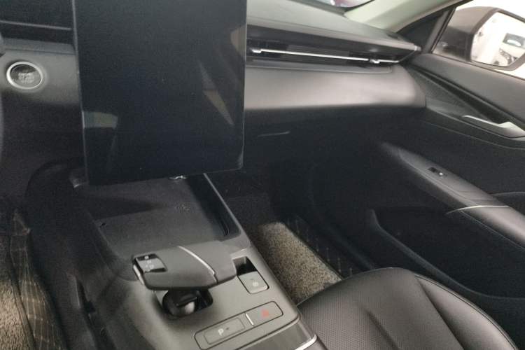 Used CHANGAN Eado DD 2023 Blue Whale NE 1.5T GDI DCT Luxury Edition Audio And AC Panel