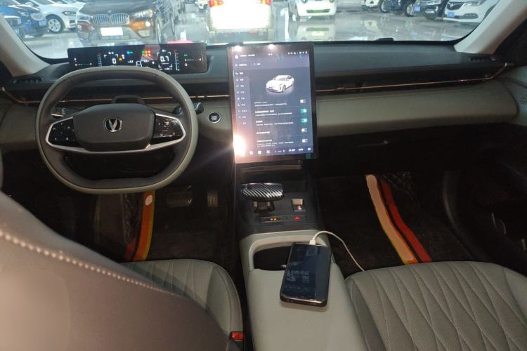 Used CHANGAN Eado DD 2023 Blue Whale NE 1.5T GDI DCT Navigation Model Center Console