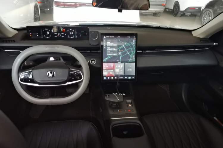 Used CHANGAN Eado DD 2023 Blue Whale NE 1.5T GDI DCT Navigation Model Center Console