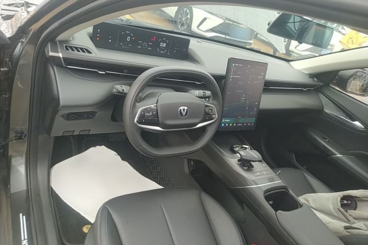 Used CHANGAN Eado DD 2023 Blue Whale NE 1.5T GDI DCT Luxury Edition Center Console