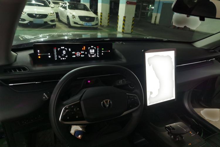 Used CHANGAN Eado DD 2023 Blue Whale NE 1.5T GDI DCT Navigation Model Center Console