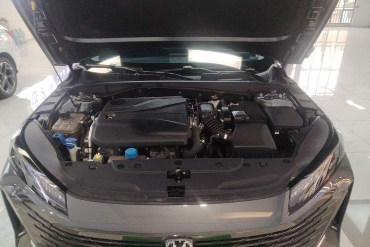 Used CHANGAN Eado DD 2023 Blue Whale NE 1.5T GDI DCT Navigation Model Engine Bay