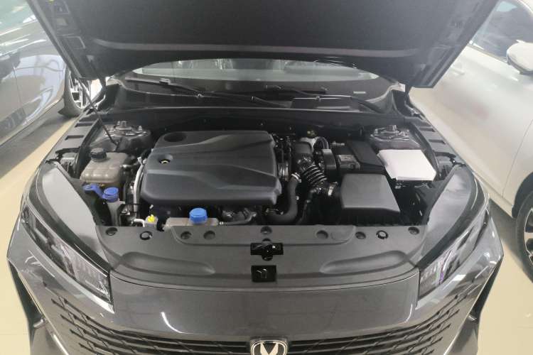 Used CHANGAN Eado DD 2023 Blue Whale NE 1.5T GDI DCT Navigation Model Engine Bay