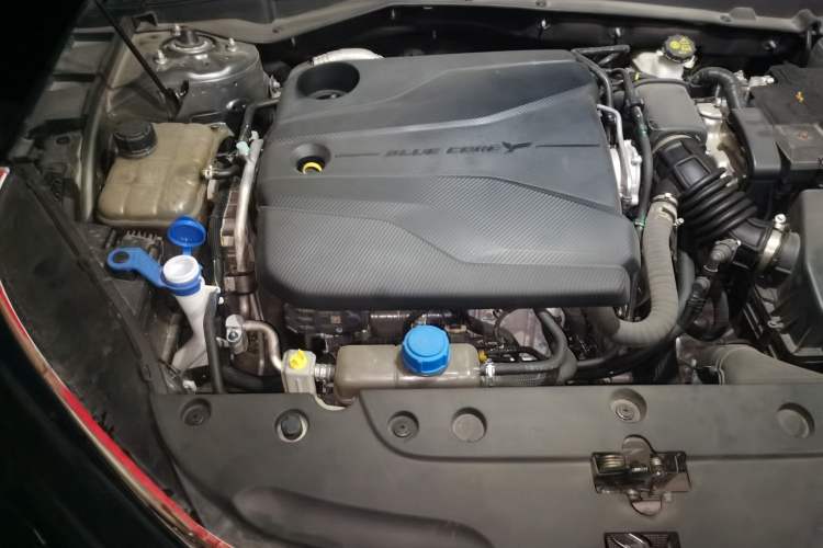 Used CHANGAN Eado DD 2023 Blue Whale NE 1.5T GDI DCT Navigation Model Engine Bay Right