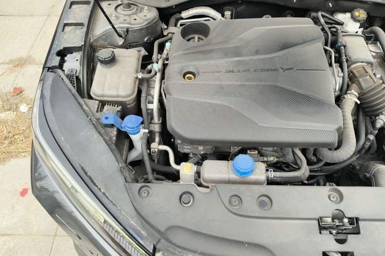 Used CHANGAN Eado DD 2023 Blue Whale NE 1.5T GDI DCT Navigation Model Engine Bay Right