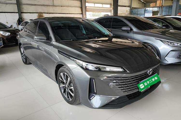 Used CHANGAN Eado DD 2023 Blue Whale NE 1.5T GDI DCT Navigation Model Front Right 45 Deg