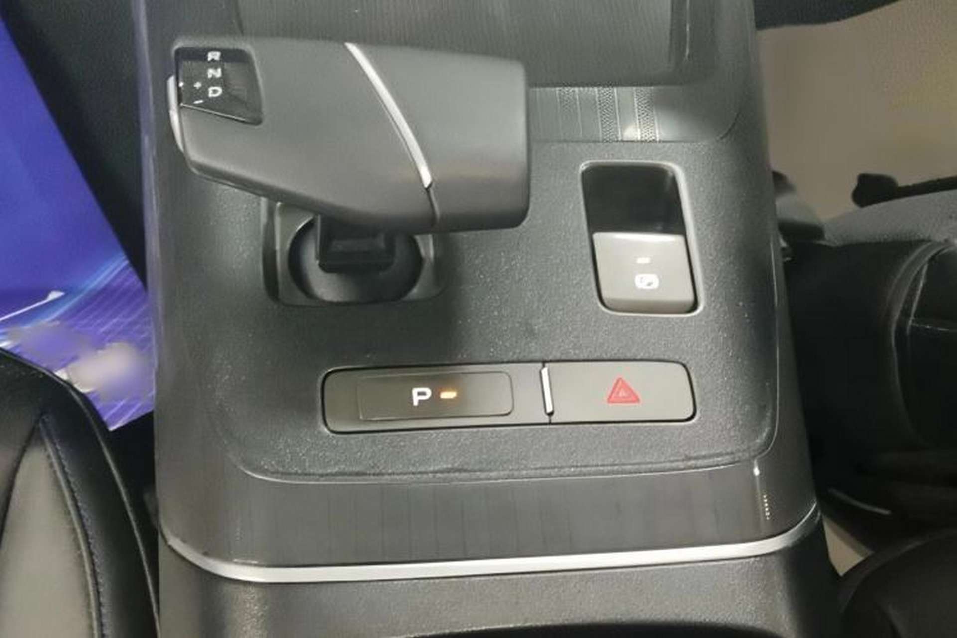 Used CHANGAN Eado DD 2023 Blue Whale NE 1.5T GDI DCT Navigation Model Gear Lever