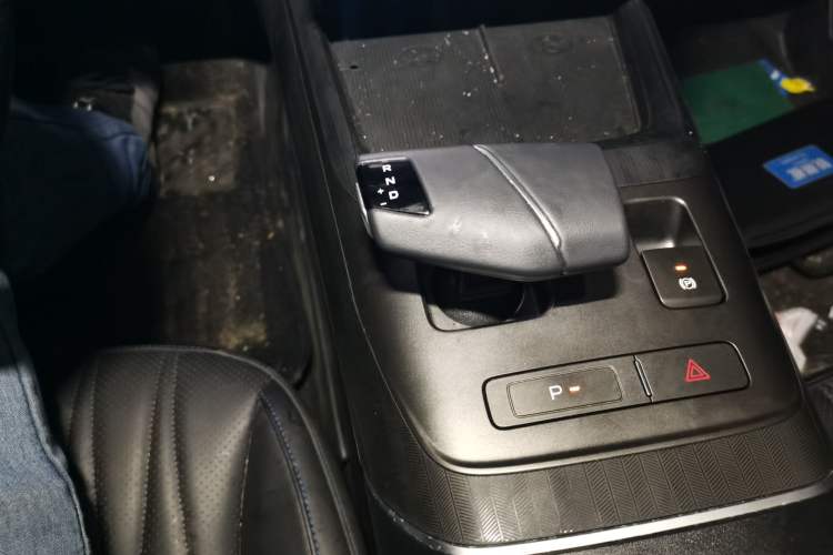 Used CHANGAN Eado DD 2023 Blue Whale NE 1.5T GDI DCT Navigation Model Gear Lever
