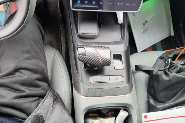 Used CHANGAN Eado DD 2023 Blue Whale NE 1.5T GDI DCT Navigation Model Gear Lever