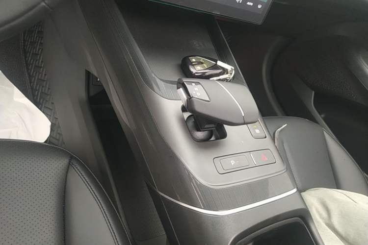 Used CHANGAN Eado DD 2023 Blue Whale NE 1.5T GDI DCT Luxury Edition Gear Lever