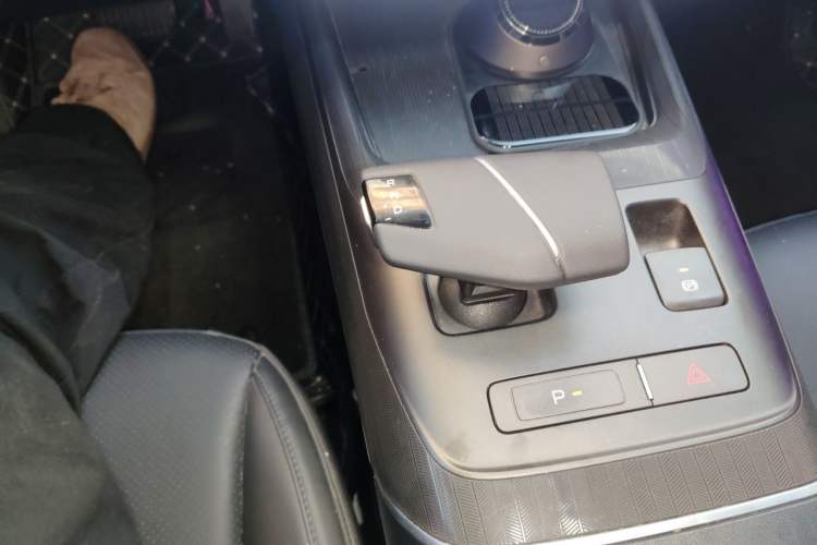 Used CHANGAN Eado DD 2023 Blue Whale NE 1.5T GDI DCT Enjoy Edition Gear Lever