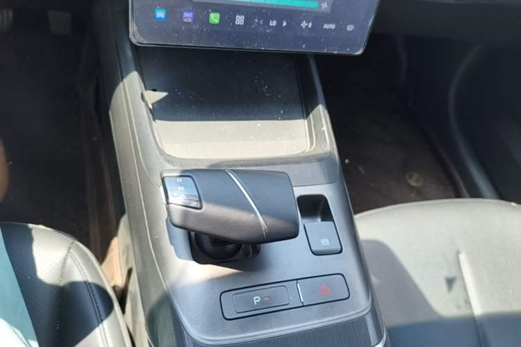 Used CHANGAN Eado DD 2023 Blue Whale NE 1.5T GDI DCT Luxury Edition Gear Lever