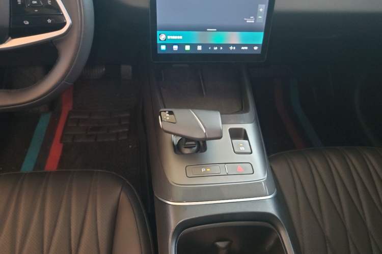 Used CHANGAN Eado DD 2023 Blue Whale NE 1.5T GDI DCT Navigation Model Gear Lever