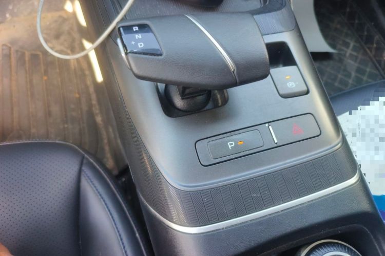 Used CHANGAN Eado DD 2023 Blue Whale NE 1.5T GDI DCT Luxury Edition Gear Lever