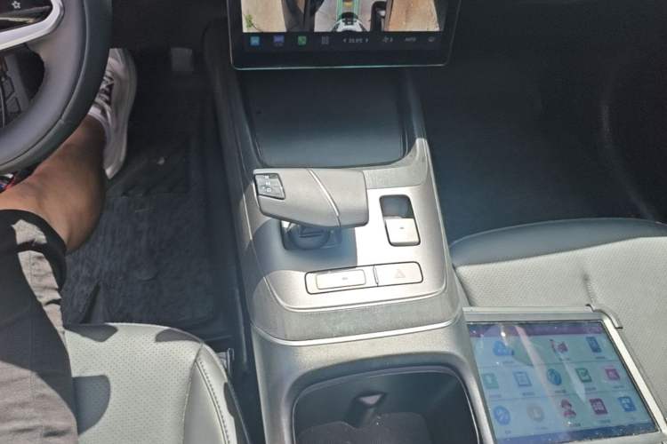 Used CHANGAN Eado DD 2023 Blue Whale NE 1.5T GDI DCT Luxury Edition Gear Lever