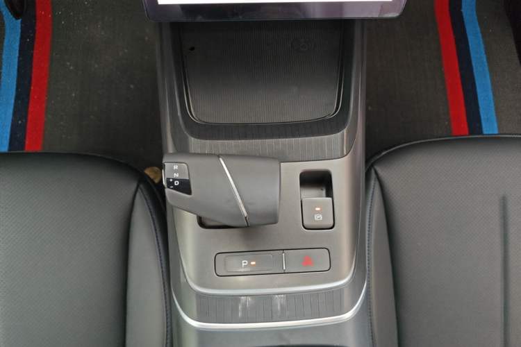 Used CHANGAN Eado DD 2023 Blue Whale NE 1.5T GDI DCT Luxury Edition Gear Lever