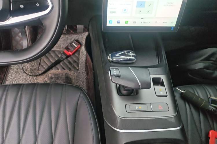 Used CHANGAN Eado DD 2023 Blue Whale NE 1.5T GDI DCT Navigation Model Gear Lever