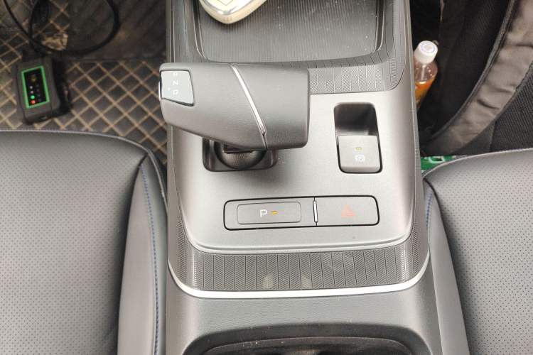Used CHANGAN Eado DD 2023 Blue Whale NE 1.5T GDI DCT Enjoy Edition Gear Lever