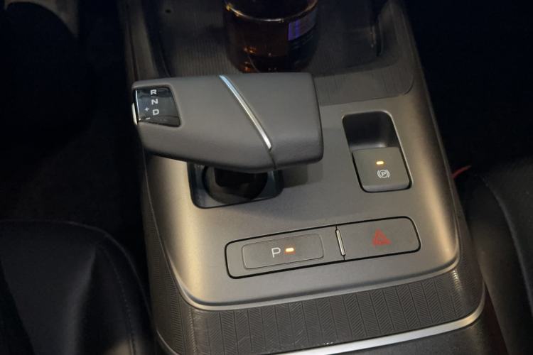 Used CHANGAN Eado DD 2023 Blue Whale NE 1.5T GDI DCT Prestige Model Gear Lever