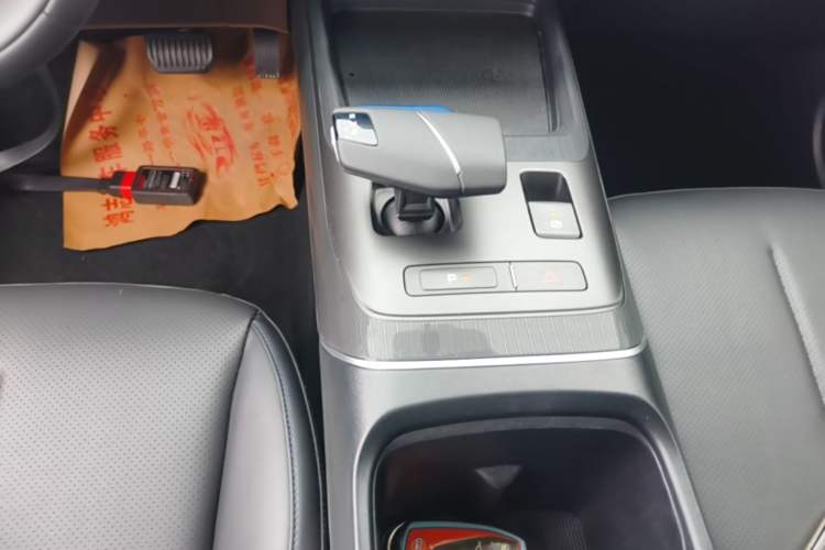 Used CHANGAN Eado DD 2023 Blue Whale NE 1.5T GDI DCT Prestige Model Gear Lever