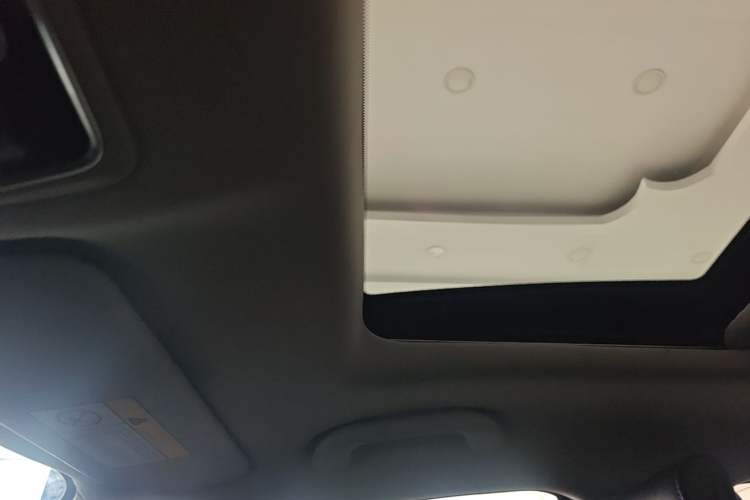 Used CHANGAN Eado DD 2023 Blue Whale NE 1.5T GDI DCT Luxury Edition Headliner