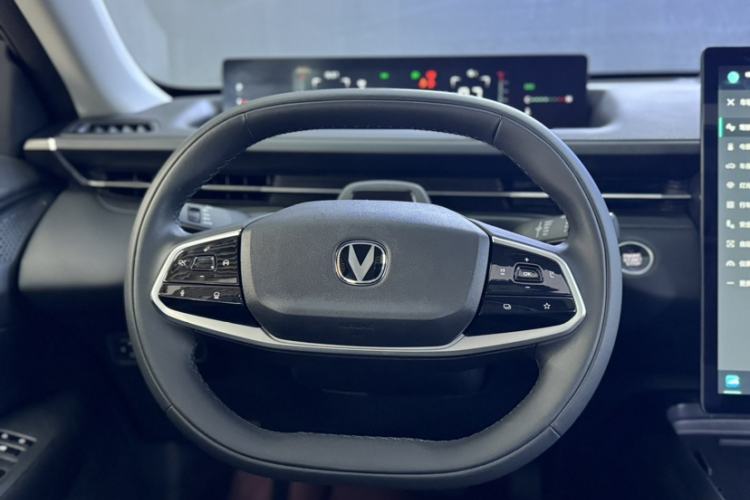 Used CHANGAN Eado DD 2023 Blue Whale NE 1.5T GDI DCT Navigation Model Interior 7