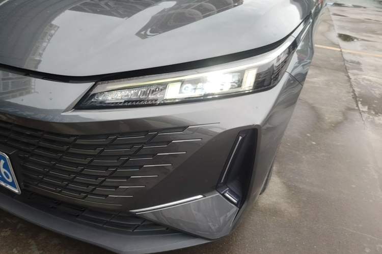 Used CHANGAN Eado DD 2023 Blue Whale NE 1.5T GDI DCT Navigation Model Left Front Headlight