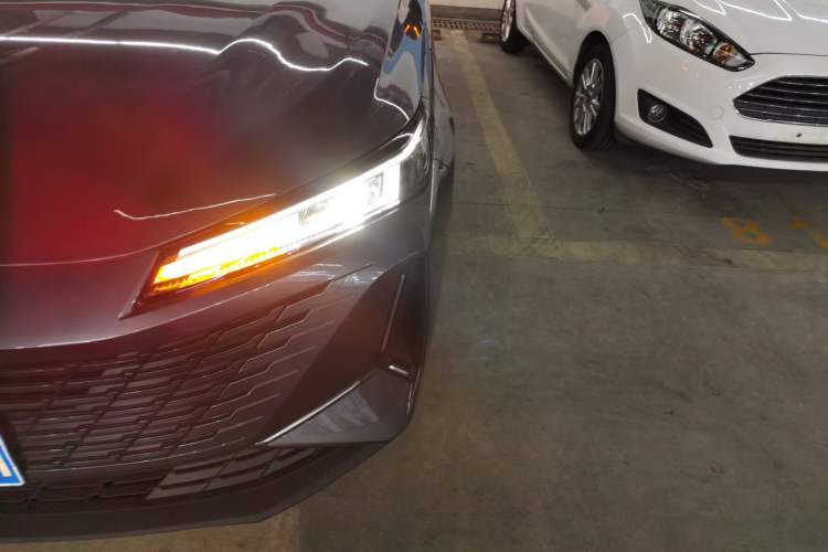 Used CHANGAN Eado DD 2023 Blue Whale NE 1.5T GDI DCT Navigation Model Left Front Headlight