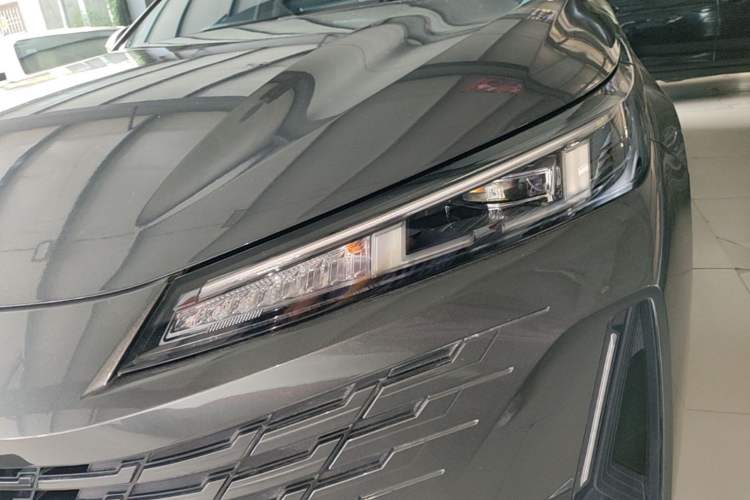 Used CHANGAN Eado DD 2023 Blue Whale NE 1.5T GDI DCT Navigation Model Left Front Headlight