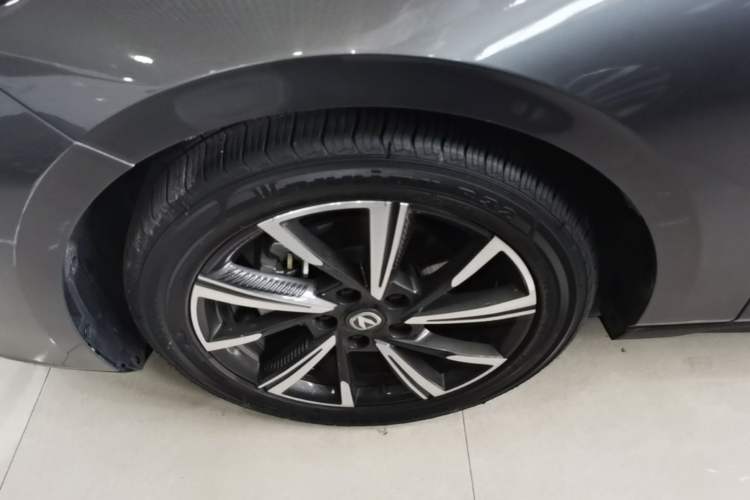 Used CHANGAN Eado DD 2023 Blue Whale NE 1.5T GDI DCT Navigation Model Left Front Wheel Hub