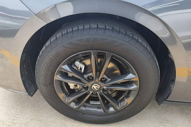 Used CHANGAN Eado DD 2023 Blue Whale NE 1.5T GDI DCT Luxury Edition Left Front Wheel Hub