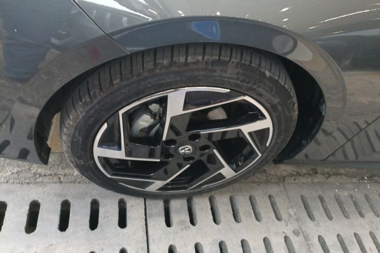 Used CHANGAN Eado DD 2023 Blue Whale NE 1.5T GDI DCT Flagship Model Left Front Wheel Hub