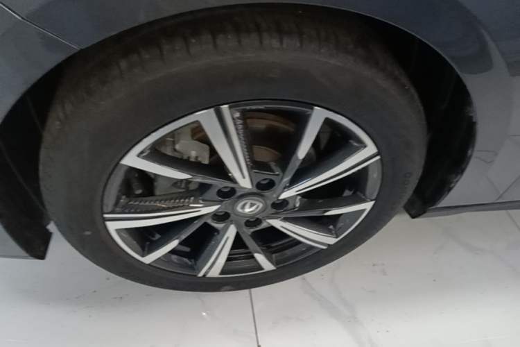 Used CHANGAN Eado DD 2023 Blue Whale NE 1.5T GDI DCT Navigation Model Left Front Wheel Hub