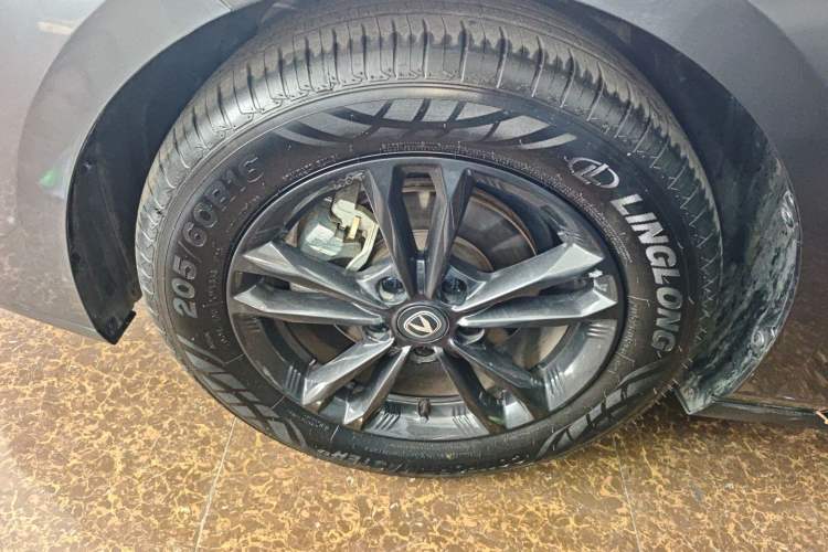 Used CHANGAN Eado DD 2023 Blue Whale NE 1.5T GDI DCT Luxury Edition Left Front Wheel Hub