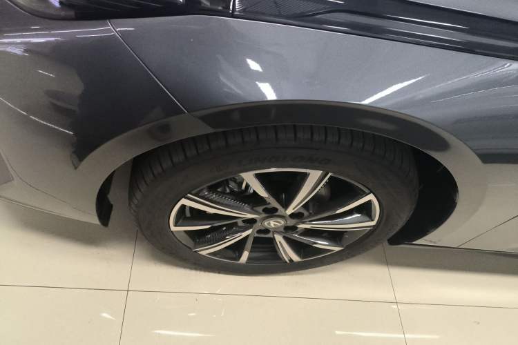 Used CHANGAN Eado DD 2023 Blue Whale NE 1.5T GDI DCT Navigation Model Left Front Wheel Hub