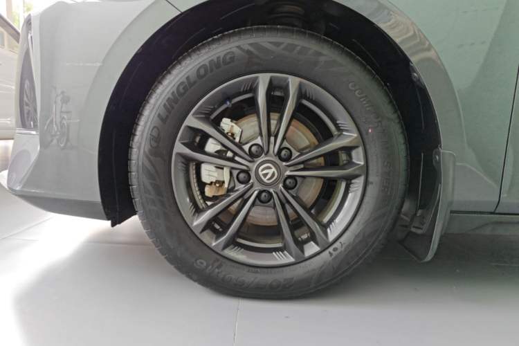 Used CHANGAN Eado DD 2023 Blue Whale NE 1.5T GDI DCT Luxury Edition Left Front Wheel Hub