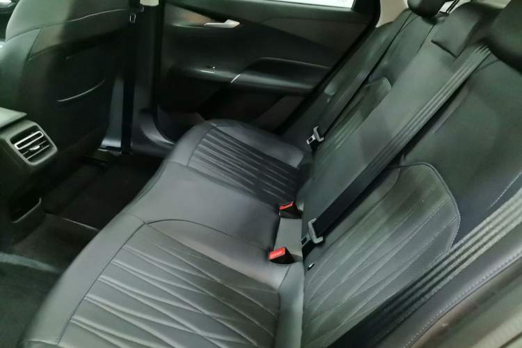 Used CHANGAN Eado DD 2023 Blue Whale NE 1.5T GDI DCT Navigation Model Left Rear Seat